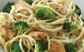 Spaghetti con Pollo y Brócoli